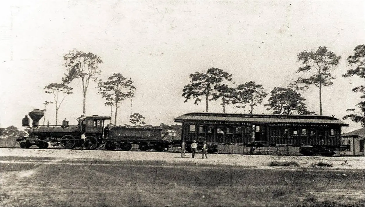 Fellsmere Train with Section Foremen's House in Background 1911